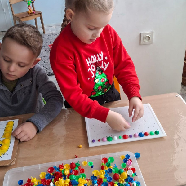 Чому розвиток дрібної моторики так важливий для дитини